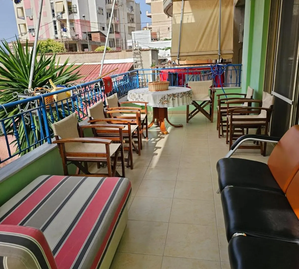 Amiable Apartment ساراندا